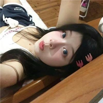 花落水流红